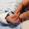 Bebelușii născuţi de mamele surogat sunt blocaţi în Ucraina din cauza războiului