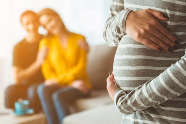 Întrebări etice privind maternitatea surogat: ce trebuie să luăm în considerare?